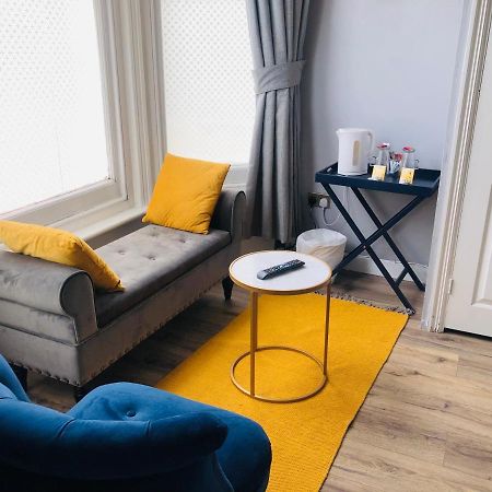 Canterbury Accommodations With Free Car Park Onsite And High Speed Wifi Exteriör bild
