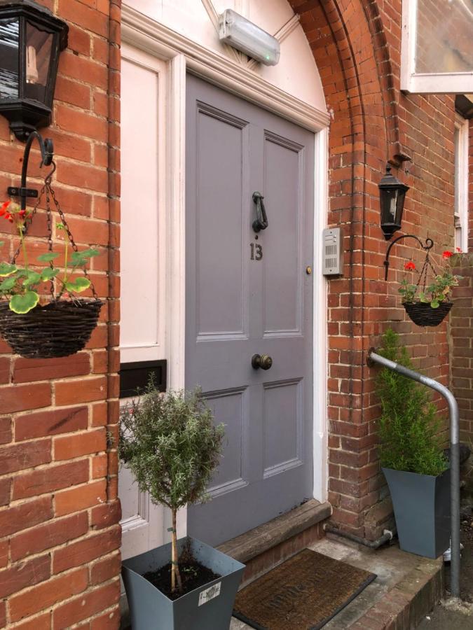 Canterbury Accommodations With Free Car Park Onsite And High Speed Wifi Exteriör bild