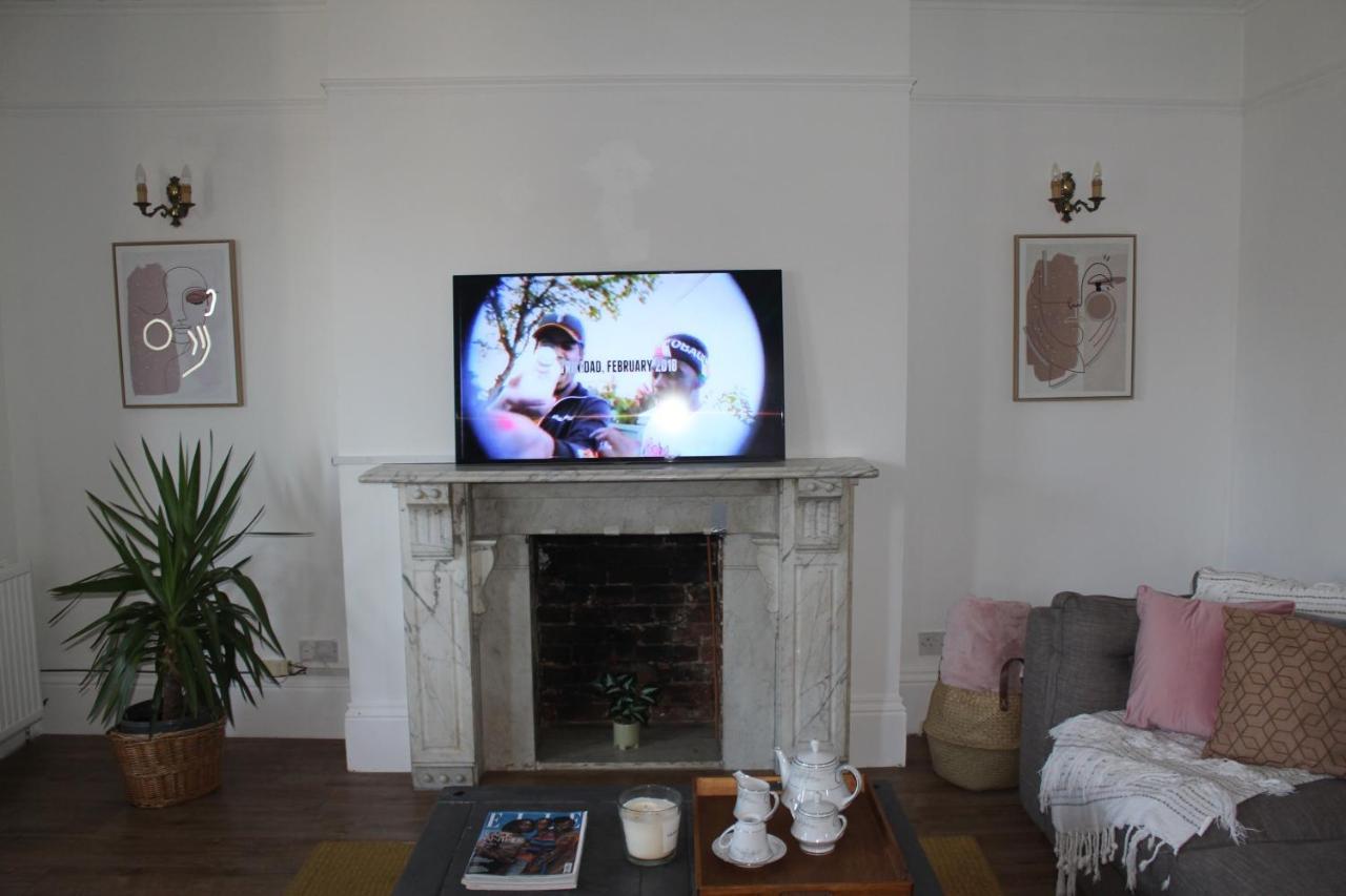 Canterbury Accommodations With Free Car Park Onsite And High Speed Wifi Exteriör bild