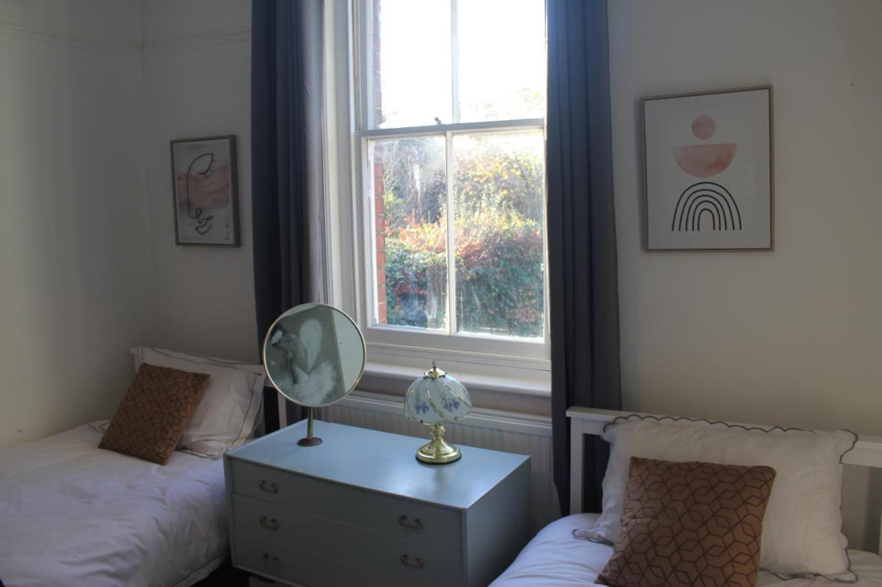 Canterbury Accommodations With Free Car Park Onsite And High Speed Wifi Exteriör bild