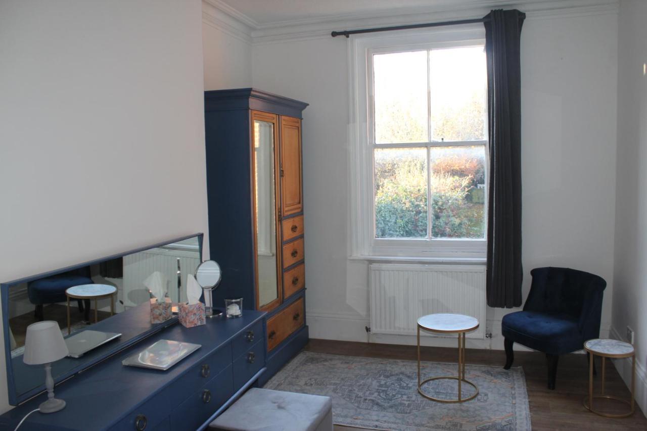 Canterbury Accommodations With Free Car Park Onsite And High Speed Wifi Exteriör bild