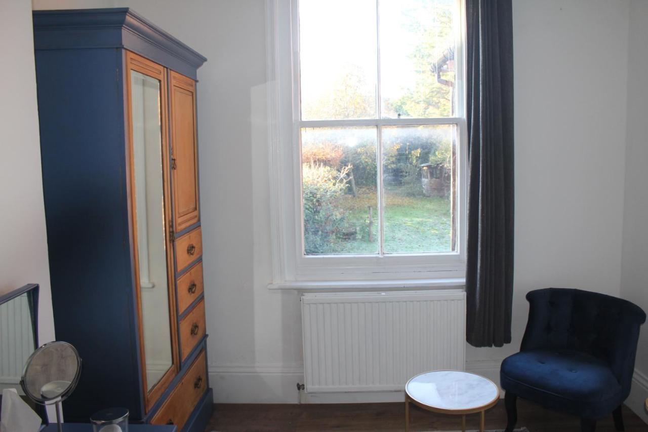 Canterbury Accommodations With Free Car Park Onsite And High Speed Wifi Exteriör bild