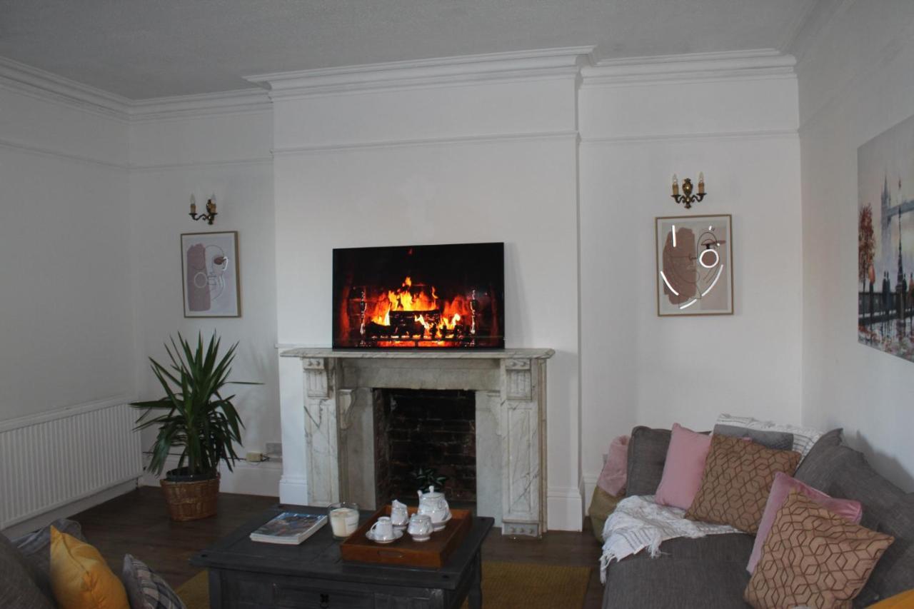 Canterbury Accommodations With Free Car Park Onsite And High Speed Wifi Exteriör bild